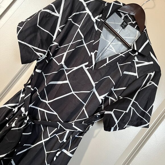 NWOT Black & White Belted Dress, 1X - Picture 5 of 7